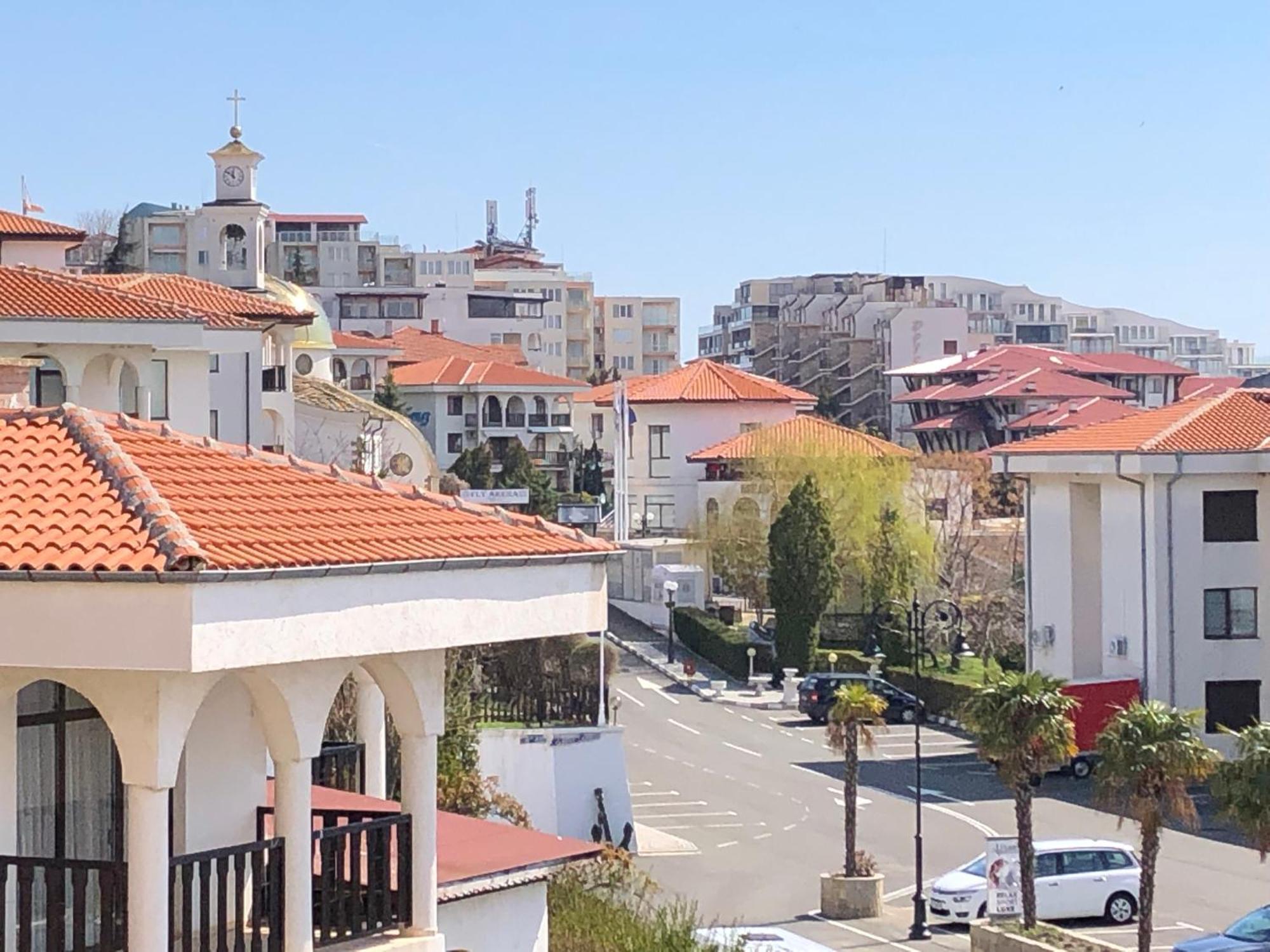 2 Bedroom Apartment Sveti Vlas With 2 Balconies And Sea Views Exterior photo