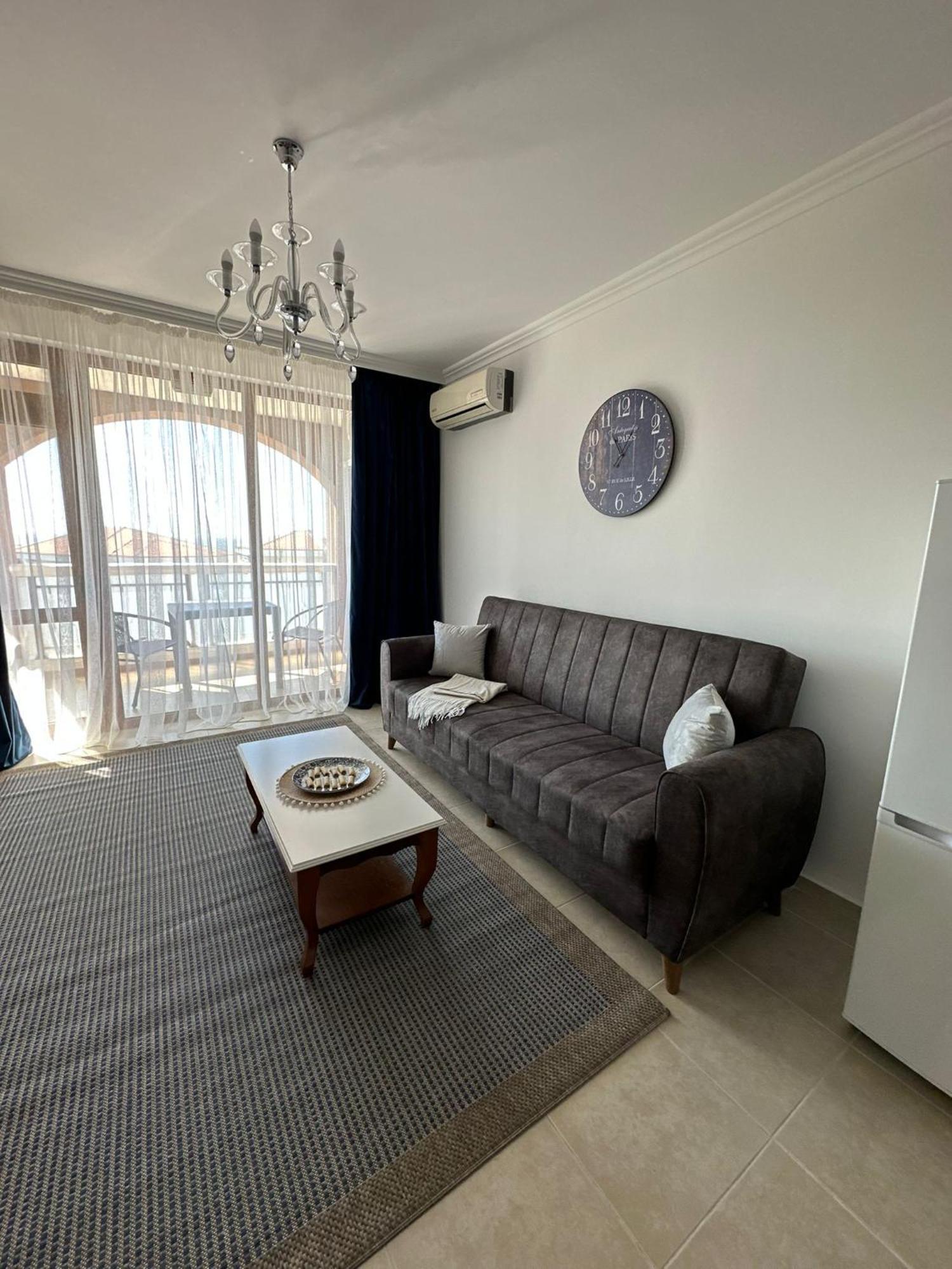 2 Bedroom Apartment Sveti Vlas With 2 Balconies And Sea Views Exterior photo