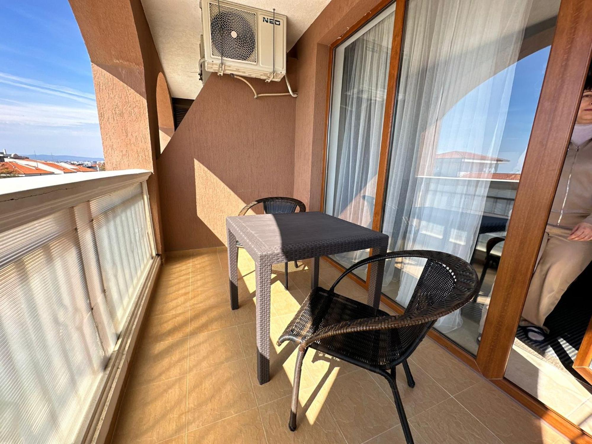2 Bedroom Apartment Sveti Vlas With 2 Balconies And Sea Views Exterior photo